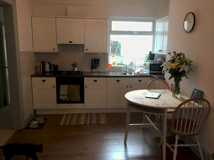 1 Bedroom Flat To Rent In St Andrews Road, Brighton, East Sussex, BN1