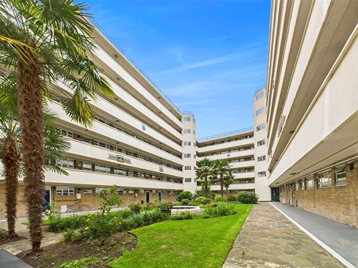 2 Bedroom Flat To Rent In Lichfield Court, Richmond, TW9