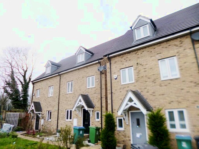 4 Bedroom Property To Rent In Frelford Close, Watford WD25