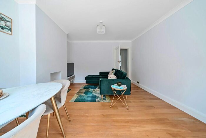 2 Bedroom Flat To Rent In Prince Road, London, SE25