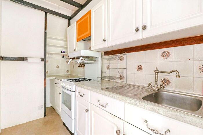 3 Bedroom Terraced House For Sale In Carnarvon Avenue, Enfield, Middlesex, EN1