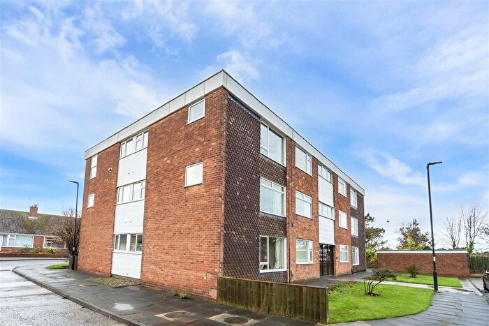 2 Bedroom Flat For Sale In Nevis Court, Whitley Bay, NE26