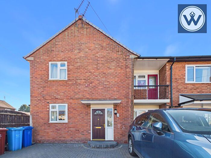 2 Bedroom Maisonette For Sale In Riverdale Road, Manchester, M9