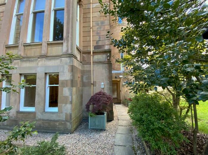 3 Bedroom Flat To Rent In A Westbourne Gardens, G12