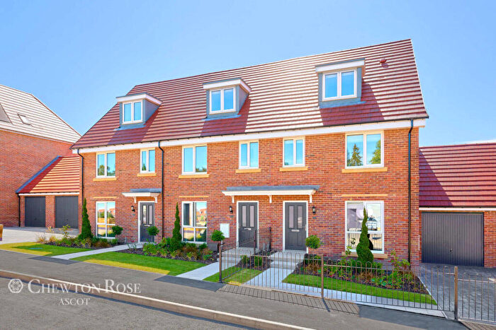 3 Bedroom Semi-Detached House For Sale In Kings Ride, Ascot, SL5