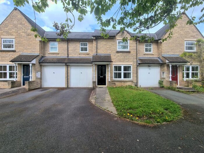 3 Bedroom Terraced House To Rent In Hastings Way, Halifax, HX1