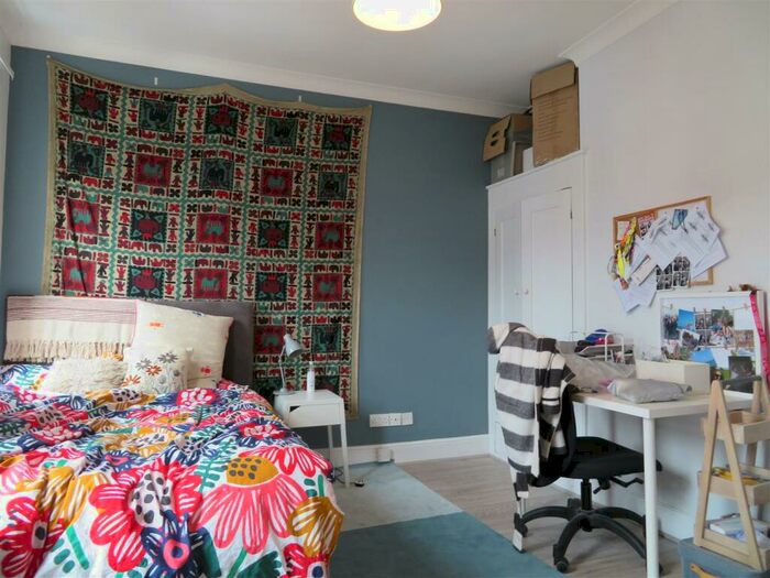 6 Bedroom House To Rent In Edmund Road, Southsea, PO4