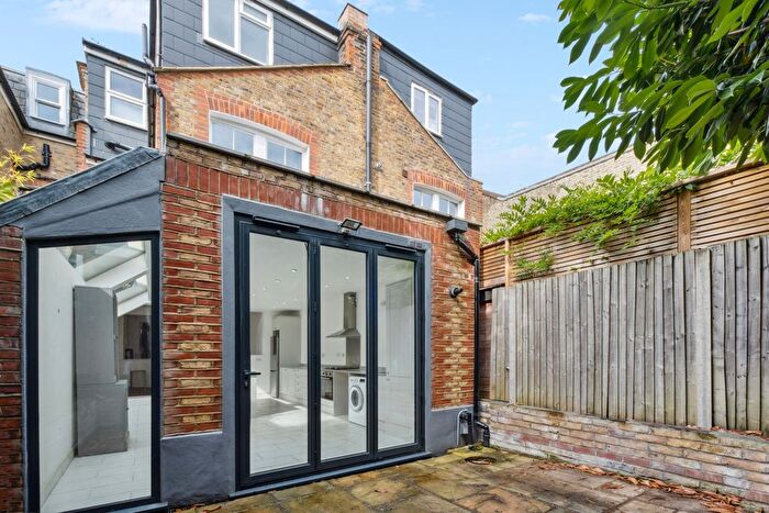 4 Bedroom Terraced House To Rent In St. Ann's Hill, Wandsworth, SW18