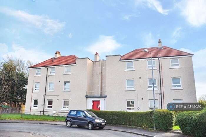2 Bedroom Flat To Rent In Vennacher Road, Renfrew, PA4