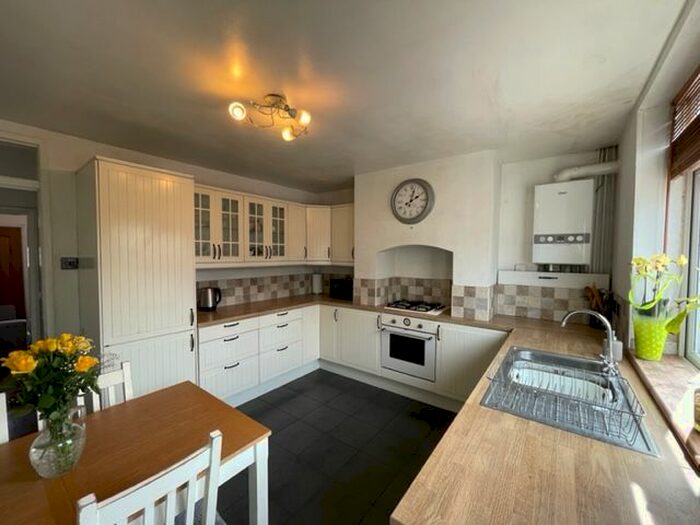 2 Bedroom Property To Rent In Castle Street, Kinver, Stourbridge, DY7