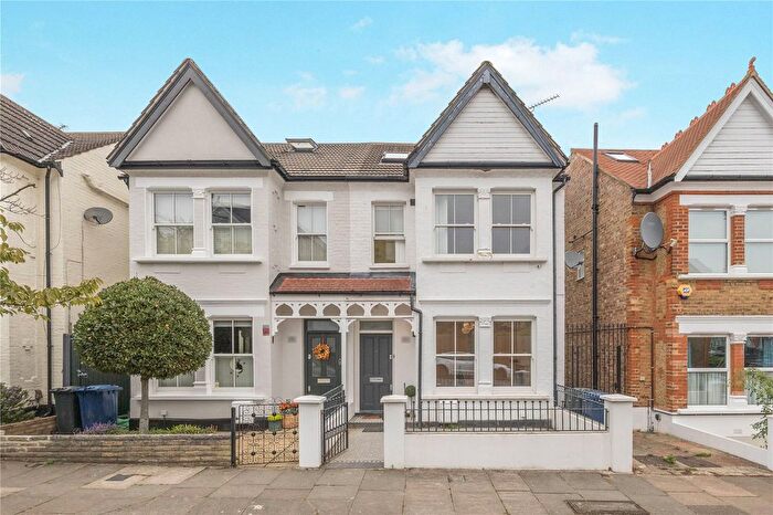 4 Bedroom Terraced House To Rent In Kingsley Avenue, Ealing, W13