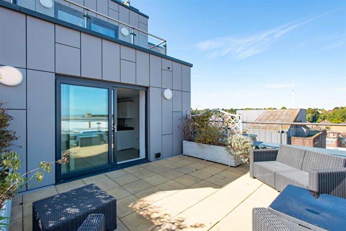 2 Bedroom Apartment For Sale In Brunswick House, Homefield Rise, Orpington, BR6