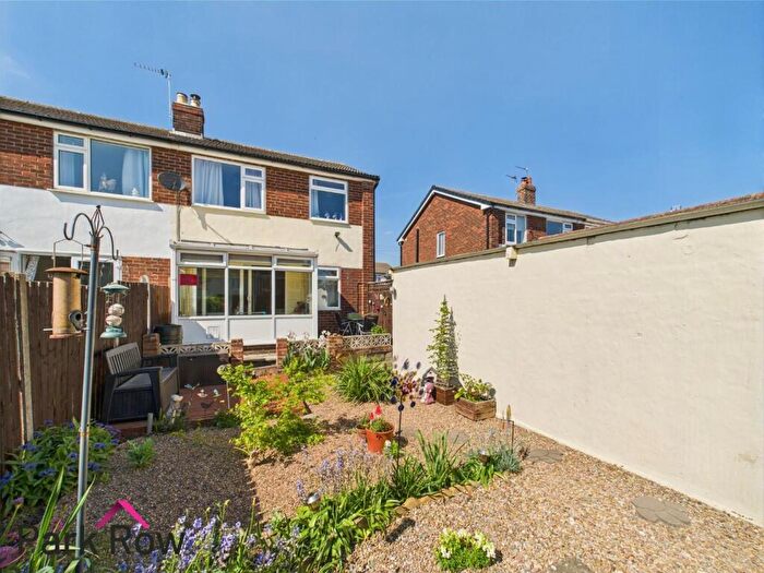 3 Bedroom Semi-Detached House For Sale In Burley Close, South Milford, Leeds, LS25
