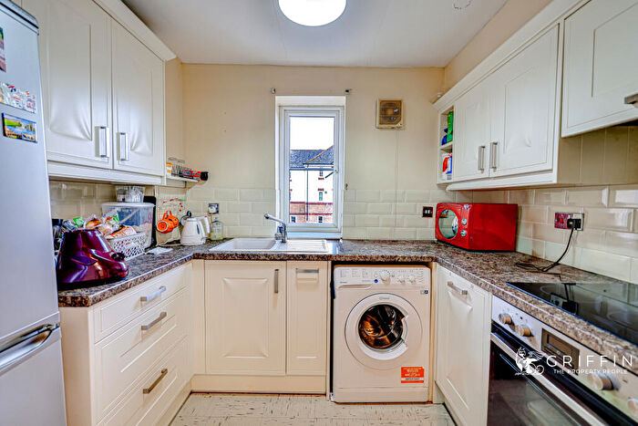 1 Bedroom Flat For Sale In Lewes Close, Grays, RM17