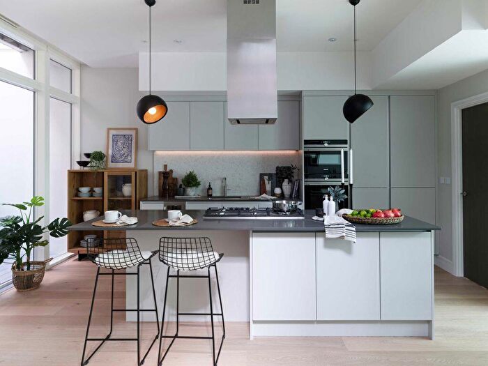 3 Bedroom Terraced House For Sale In Avery Walk, Battersea, SW11