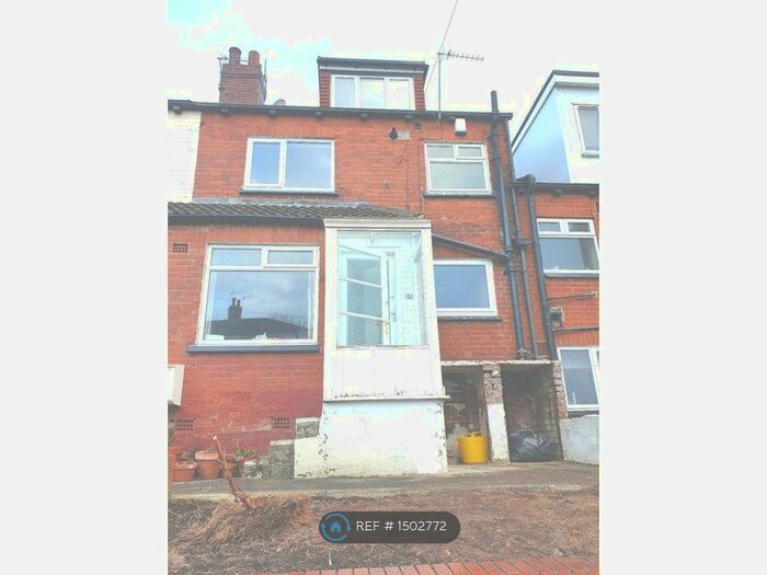2 Bedroom Terraced House To Rent In Woodside View, Leeds, LS4