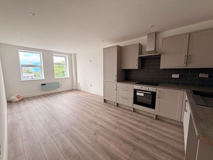 3 Bedroom Flat To Rent In Westgate, Rotherham, South Yorkshire, S60