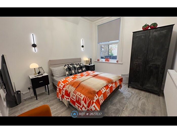 2 Bedroom Flat To Rent In Keston Road, London, N17