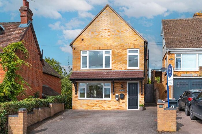 4 Bedroom Detached House For Sale In Gidley Way, Horspath, OX33