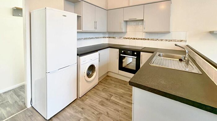 1 Bedroom Flat To Rent In Flat Victoria Square, High Street, Holywell, CH8