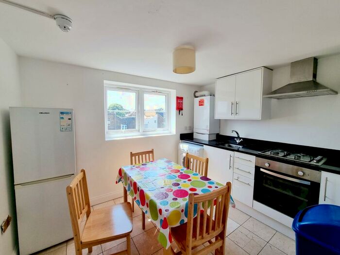 2 Bedroom Flat To Rent In Sussex Way, Archway, N7