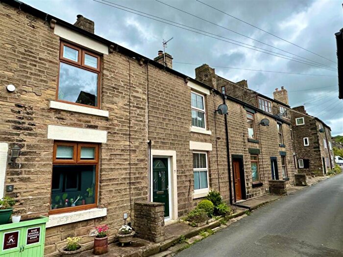 2 Bedroom Terraced House For Sale In Kinder Road, Hayfield, High Peak, SK22