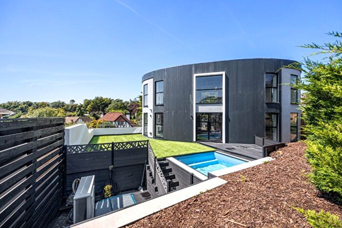 4 Bedroom Detached House To Rent In Woodland Drive, Hove, East Sussex, BN3