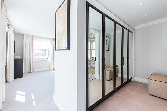 2 Bedroom Flat To Rent In Prince Of Wales Terrace, London, W8