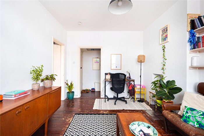 1 Bedroom Flat To Rent In Sunbury House, Swanfield Street, Bethnal Green, London, E2