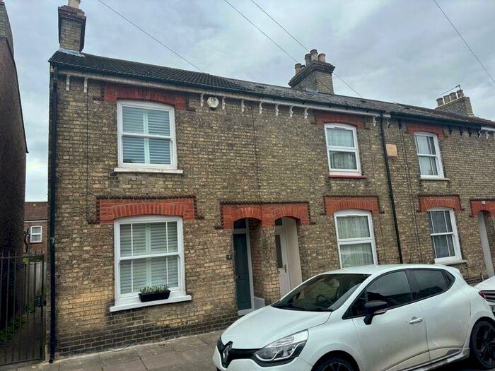 3 Bedroom Terraced House To Rent In Gladstone Street, Bedford, MK41