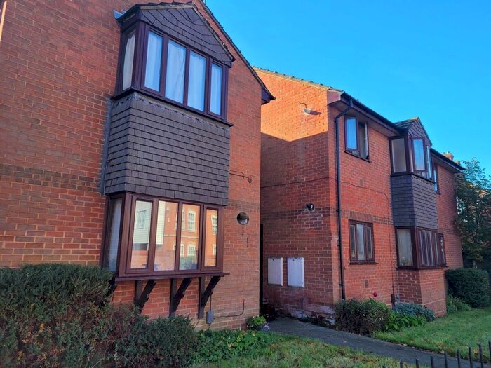 1 Bedroom Flat To Rent In High Street, Landor Court, Aylesbury HP20