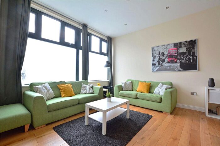 2 Bedroom Flat To Rent In Trafalgar Road, Greenwich, London, SE10