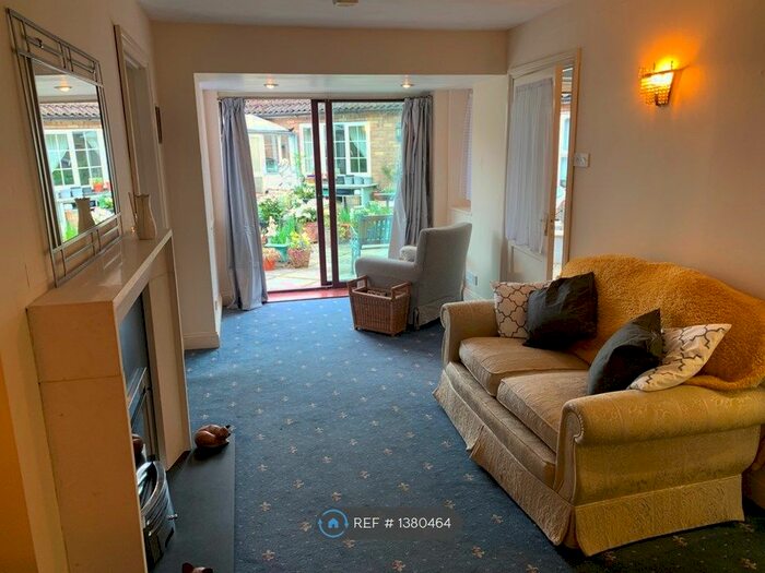 1 Bedroom Flat To Rent In Queensberry Road, Kettering, NN15