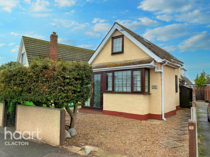 1 Bedroom Bungalow For Sale In Meadow Way, ClactonOnSea, CO15