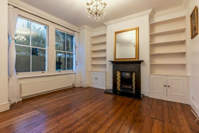2 Bedroom Flat To Rent In Cobbold Road, Shepherds Bush W12