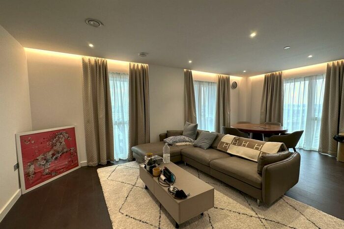 2 Bedroom Apartment To Rent In Montrose Building, Malthouse Road, SW11