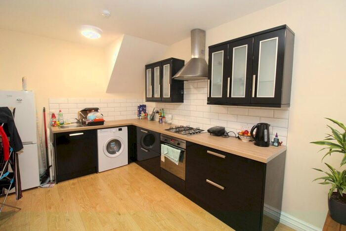 1 Bedroom Flat To Rent In Newport Road, Roath, Cardiff CF24