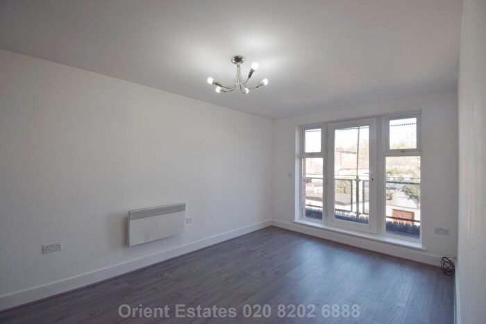 2 Bedroom Flat For Sale In Greyhound Hill, Hendon, NW4