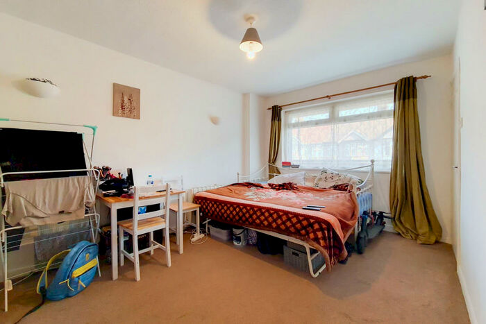 1 Bedroom Flat To Rent In Essex Road South, London, E11