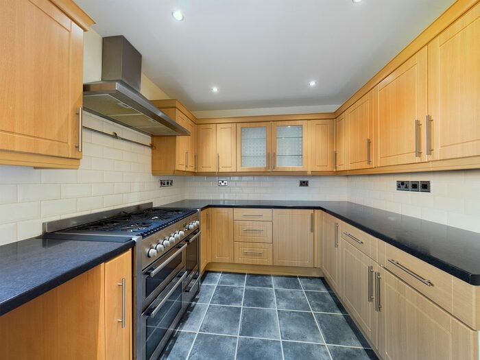 2 Bedroom End Of Terrace House To Rent In Longford Grove, Greatfield, HU9