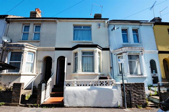 3 Bedroom Terraced House For Sale In Trinity Road, Gillingham, ME7