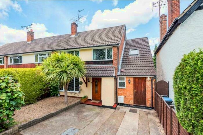 4 Bedroom Semi-Detached House To Rent In Claremont Road, West Byfleet, KT14