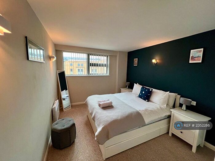 1 Bedroom Flat To Rent In Deanery Road, Bristol, BS1