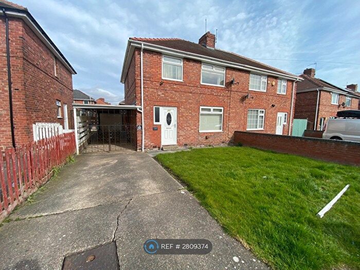 4 Bedroom Semi Detached House To Rent In Lister Avenue, Gateshead, NE11