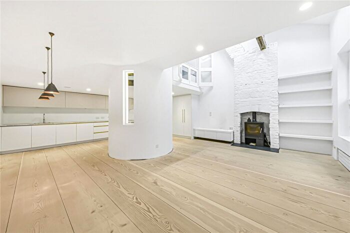 3 Bedroom Mews To Rent In Eglon Mews, Primrose Hill, London, NW1