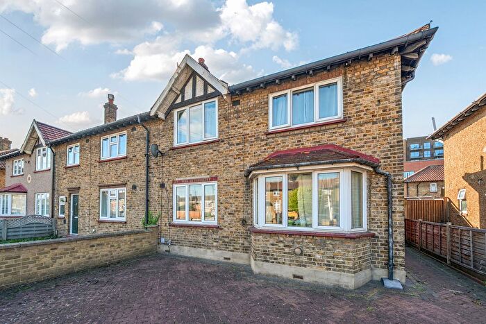 3 Bedroom End Terrace House For Sale In Eltham Green Road, Eltham, SE9