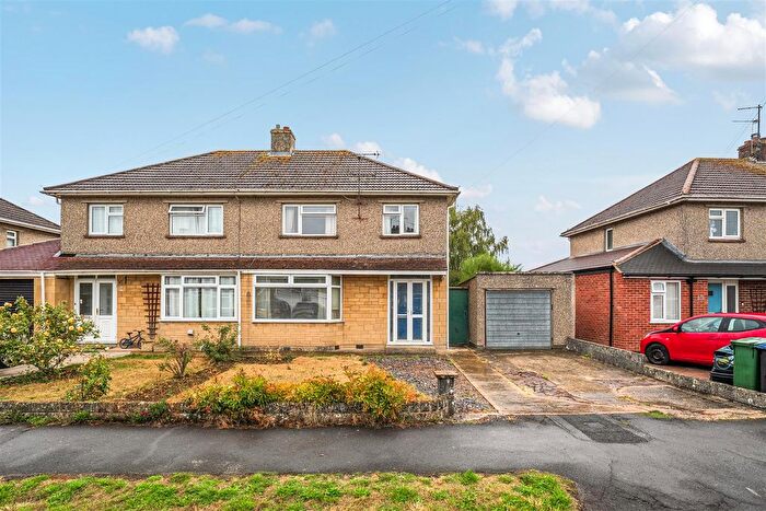 3 Bedroom Semi-detached House For Sale In Esmead, Chippenham, SN15