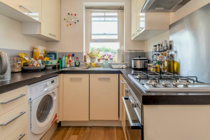 2 Bedroom Flat To Rent In Ferme Park Road London, N4