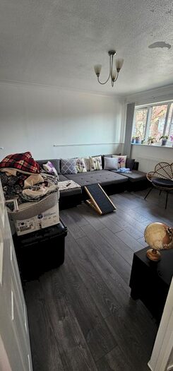 1 Bedroom Flat To Rent In Mandeville Road, Enfield, EN3