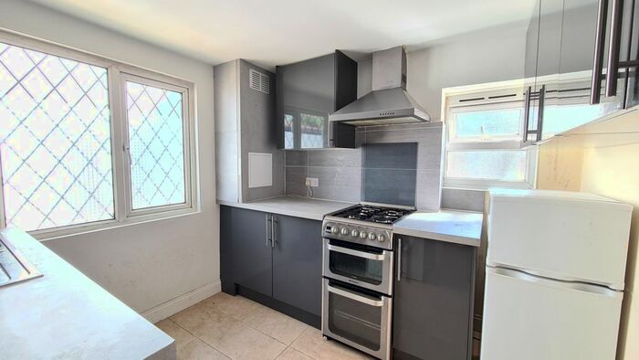 1 Bedroom Flat To Rent In Bills Included, Firs Drive, Cranford, TW5